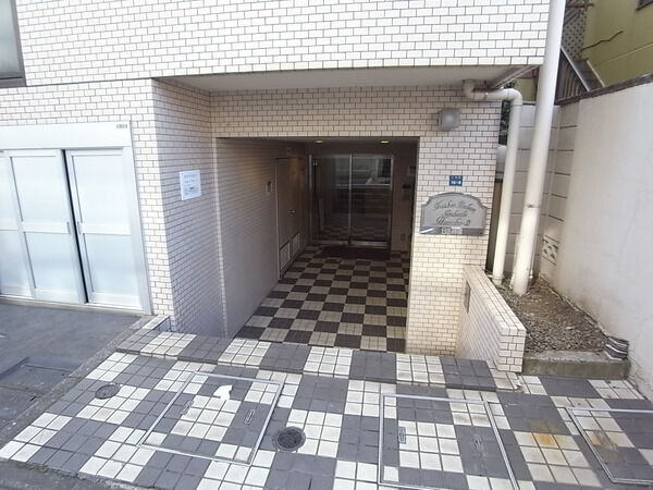 【日神パレス板橋本町第2】エントランス 【日神パレス板橋本町第2】エントランス