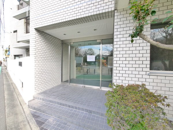 【サンセゾン若松町】エントランス