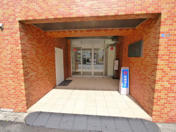 【ライオンズマンション市ヶ谷】エントランス 【ライオンズマンション市ヶ谷】エントランス