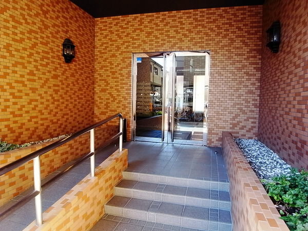 【ライオンズマンション船堀第2】エントランス 【ライオンズマンション船堀第2】エントランス