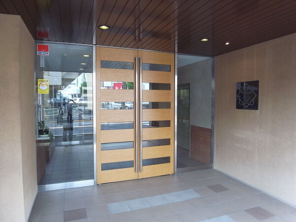 【アルファグランデ一之江参番館】エントランス