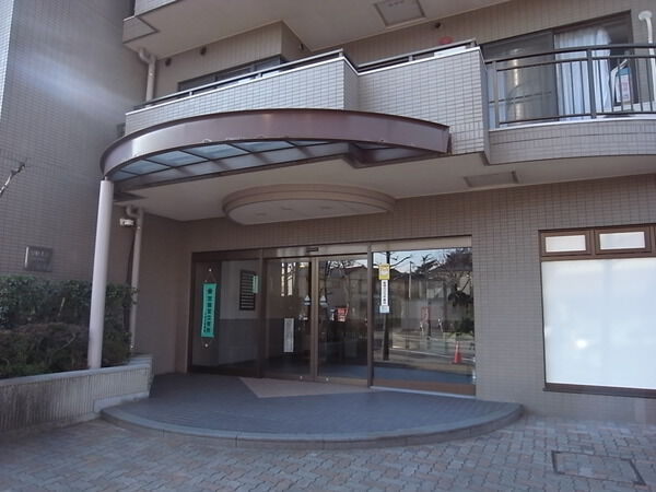 【ヴィルヌーブ一之江】エントランス 【ヴィルヌーブ一之江】エントランス