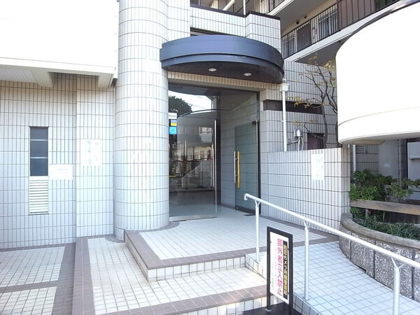 【コスモ一之江】エントランス 【コスモ一之江】エントランス