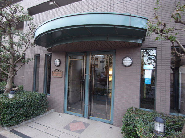 【モアクレスト一之江】エントランス