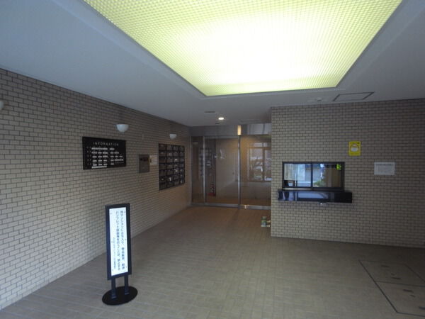 【ライオンズマンション一之江】ホール