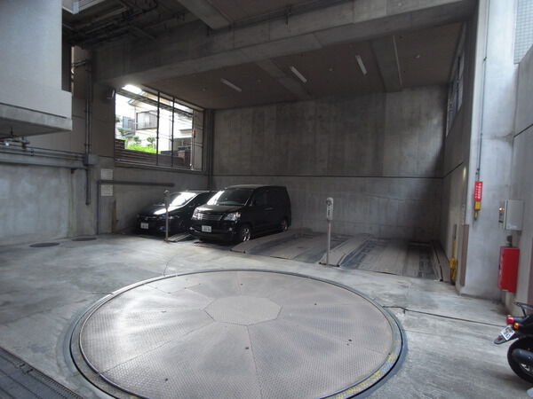 【レクセルガーデン一之江第2】駐車場