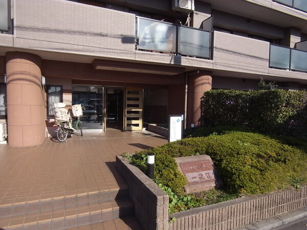 【レクセルマンション一之江】エントランス
