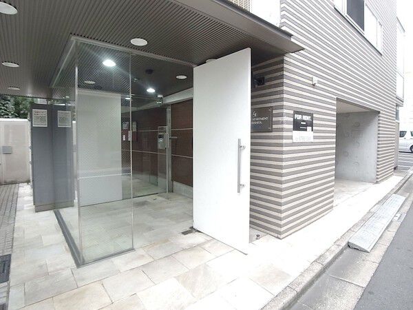 【ラグジュアリーアパートメント森下】エントランス
