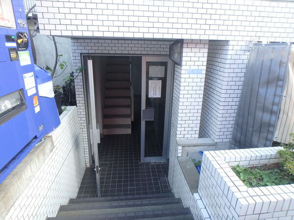 【ブランシェ町屋】アプローチ