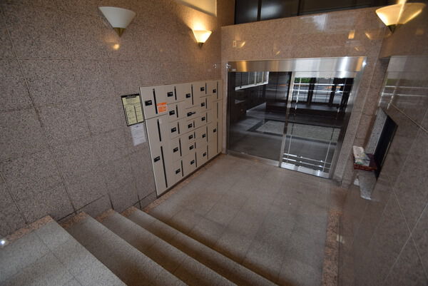 【ヴェルトウォーターフロント】エントランス