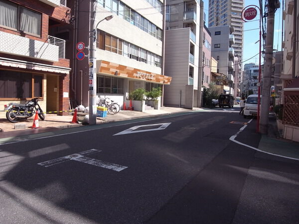【セントラル狸穴】前面道路