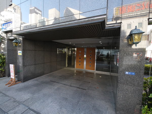 【パレステュディオ新宿パークサイド】エントランス