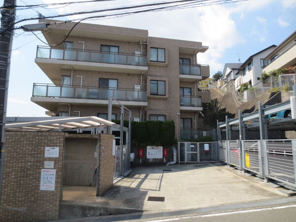 【コープ野村二俣川ヒルズ】外観写真