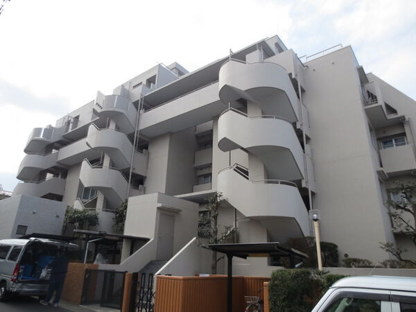 【恒陽二俣川マンション】外観写真