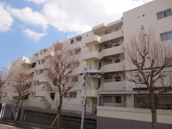 【二俣川パークハイツ】外観写真