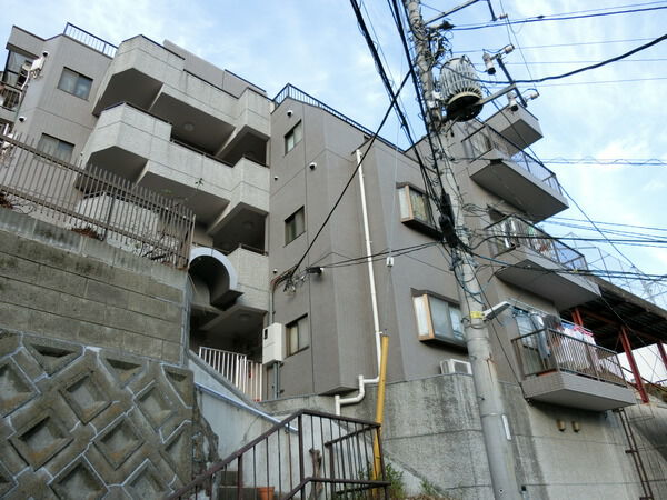 【レイグリーンヒルズ星川】外観写真