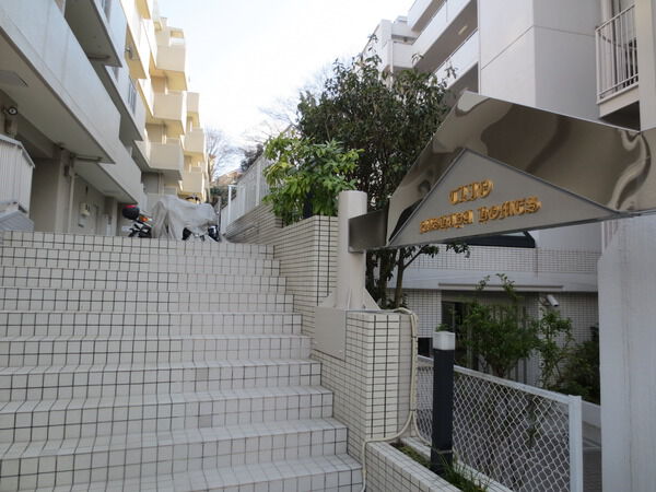 【クリオ西谷ホームズ】エントランス