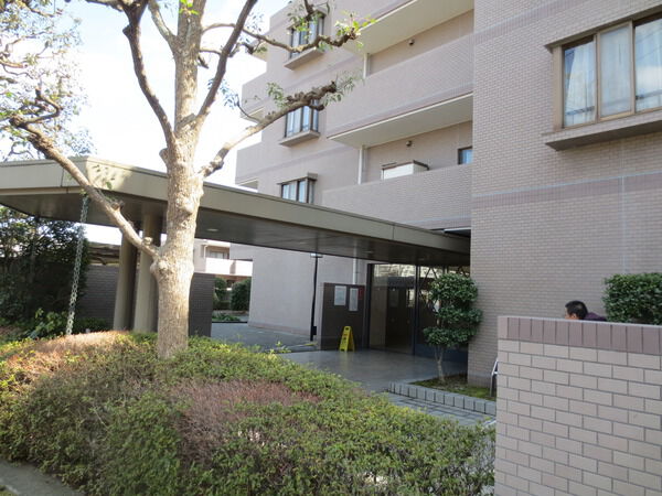 【ソルシェ横浜西谷】エントランス