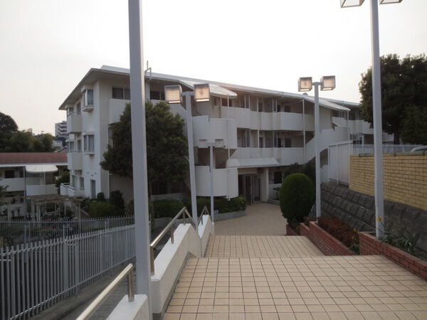 【コスモ白根公園】エントランス