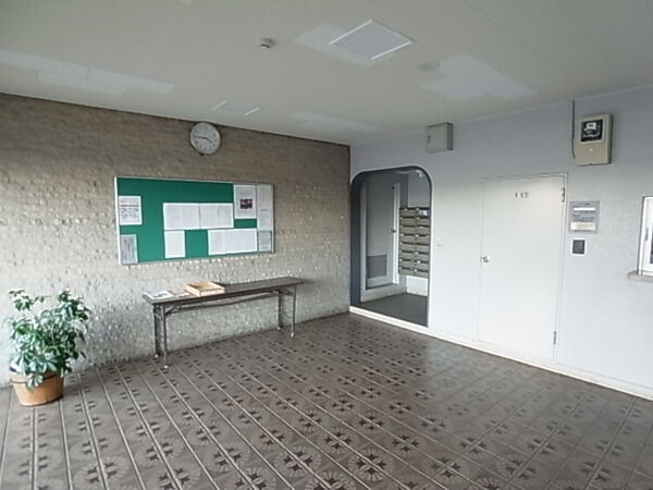 【丸増大和中央ハイツ】エントランス