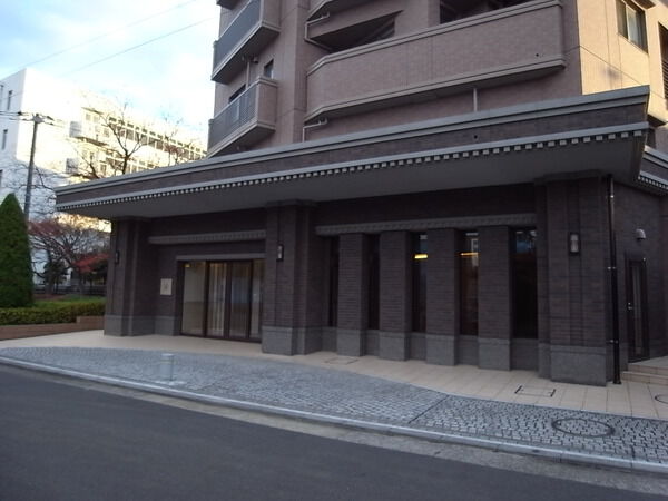 【ナイスアーバン横濱港北プロムナード】エントランス