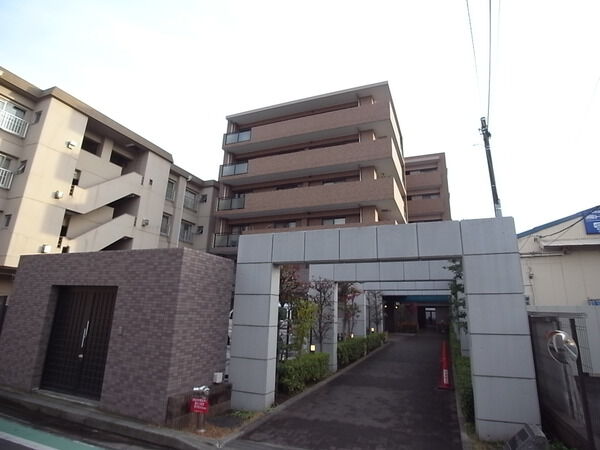 シャロール港北