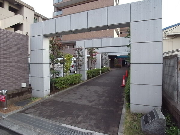 シャロール港北