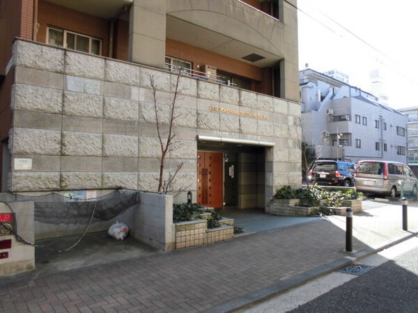 【リブゼ横浜サザンスクエア】マンション　玄関