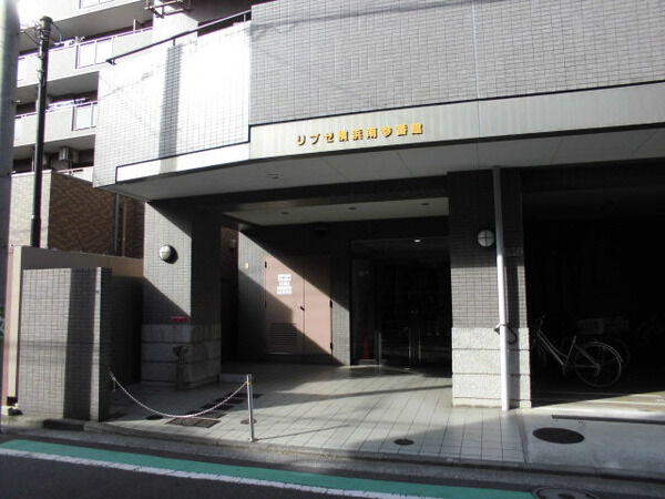 【リブゼ横浜南参番館】エントランス 【リブゼ横浜南参番館】エントランス