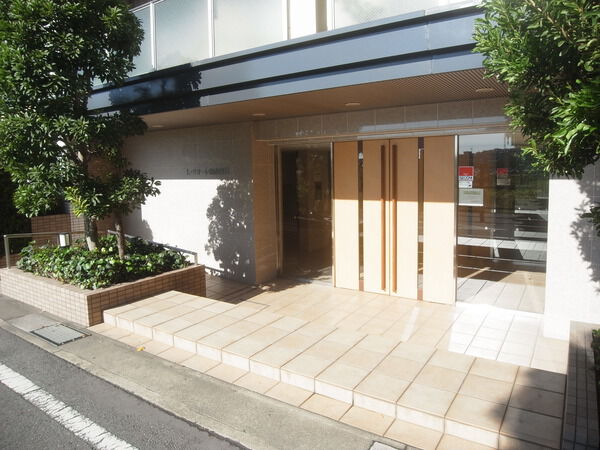 【Lクオーレ湘南深沢】エントランス