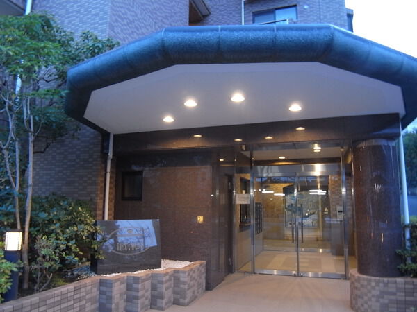 【ヴェルアージュ鎌倉梶原】エントランス