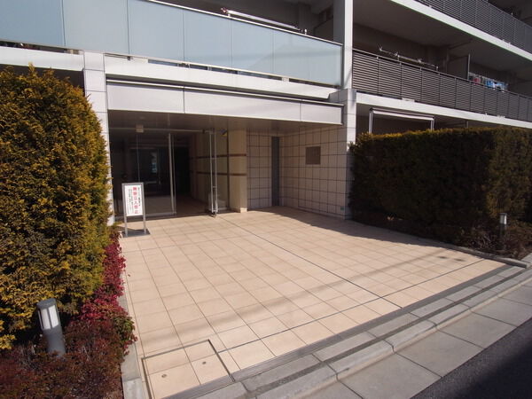 【クレヴィア川口元郷】エントランス 【クレヴィア川口元郷】エントランス