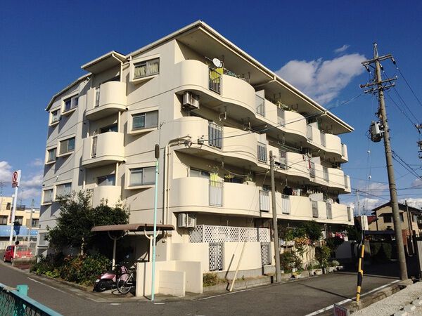 【グリーンコーポ味鋺】外観写真1