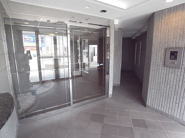 【サンマンションアトレ春岡通】エントランス
