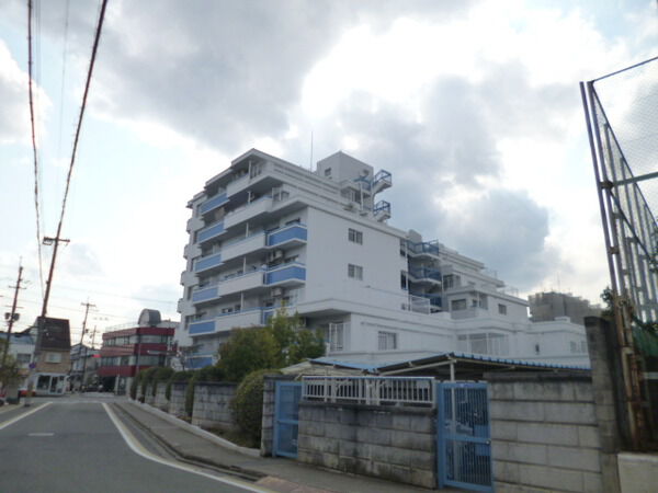 【ライトコート嵯峨】外観写真