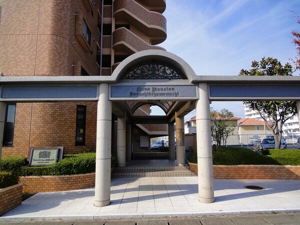 【ライオンズマンション倉敷浜町】エントランス