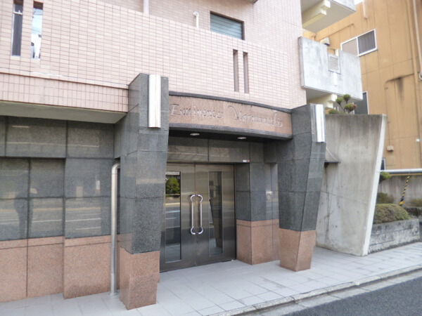 【エミネンス丸太町】エントランス