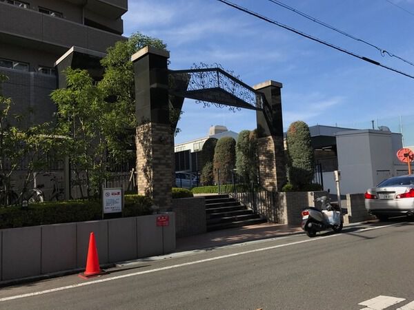 【クレアヒルズ千里津雲台】アプローチ