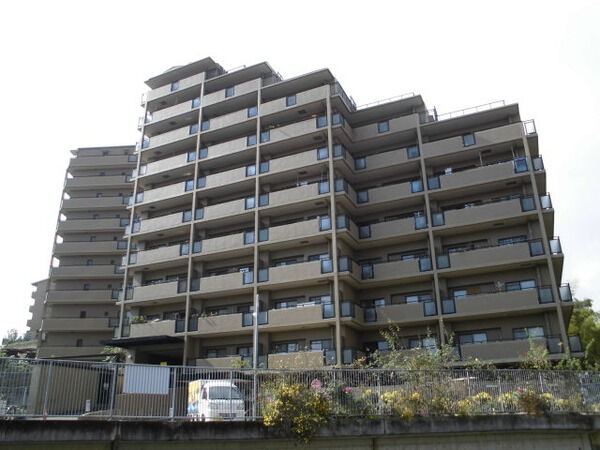 【パレス千里山田】外観 【パレス千里山田】外観