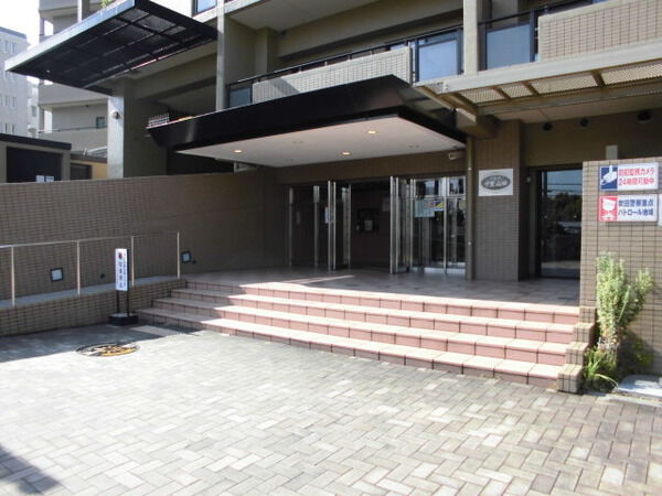 【パレス千里山田】エントランス 【パレス千里山田】エントランス