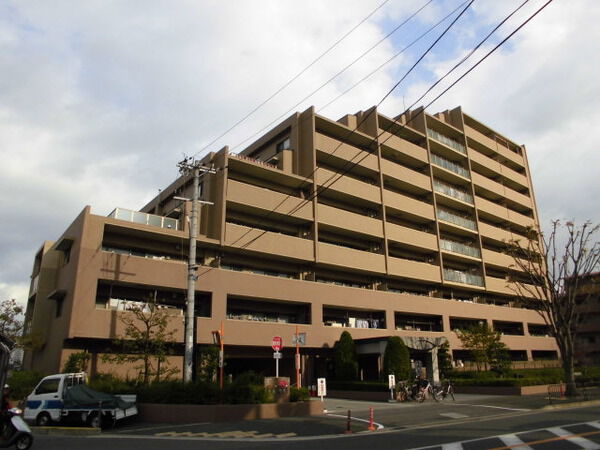 【ファミール千里山田ウイングコート】外観２