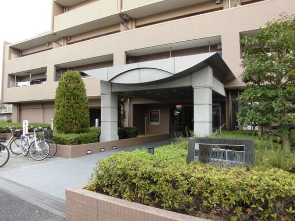 【ファミール千里山田ウイングコート】エントランス