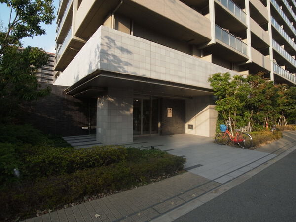 【サンメゾン北大阪神崎川駅前ザ・ゲート】エントランス 【サンメゾン北大阪神崎川駅前ザ・ゲート】エントランス