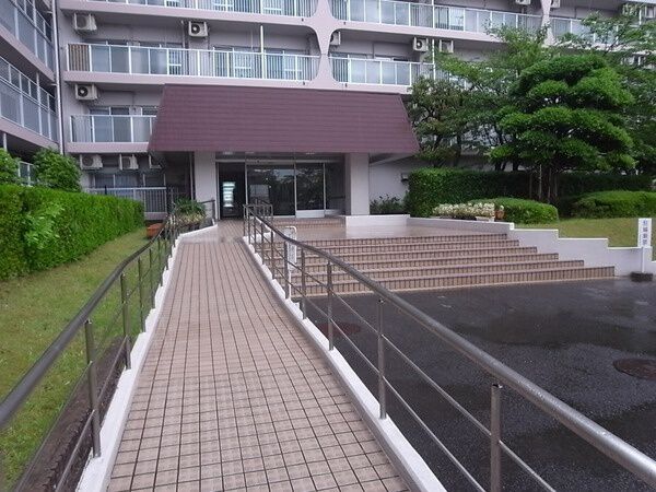 【パストラル昆陽】エントランス