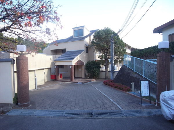 【朝日プラザ逆瀬川南】外観写真