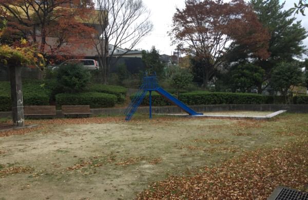 【シャンティー逆瀬川】隣接公園