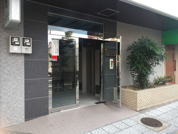 【ダイアパレス三国１号館】エントランス