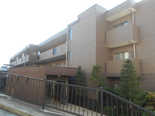 ギャラリーコート雲雀丘花屋敷 2枚目 ギャラリーコート雲雀丘花屋敷