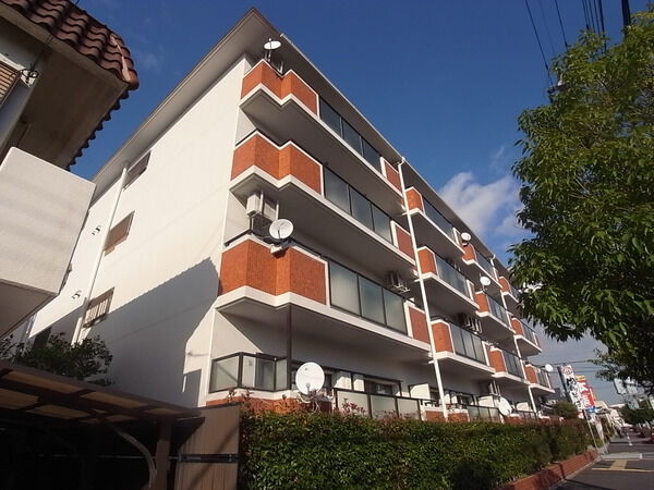 【シャルマンコーポ香枦園】外観写真