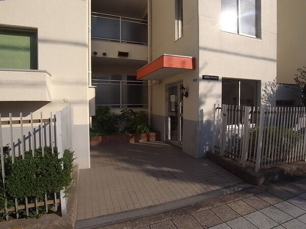 【香枦園パークマンション】正面玄関 【香枦園パークマンション】正面玄関